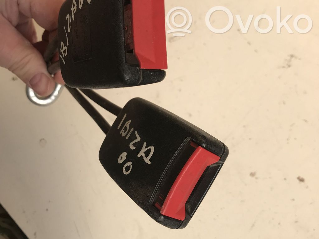 Seat Ibiza II (6k) Klamra tylnego pasa bezpieczeństwa 