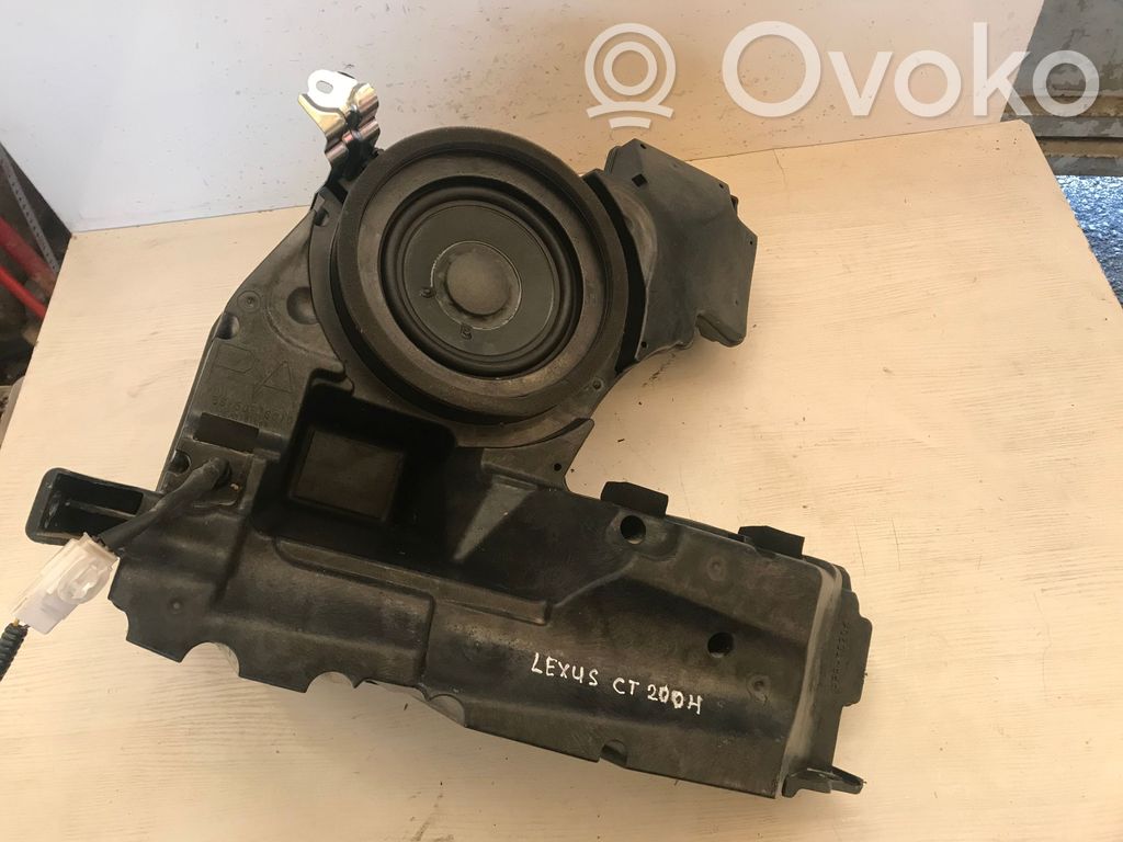 Lexus CT 200H Enceinte subwoofer 