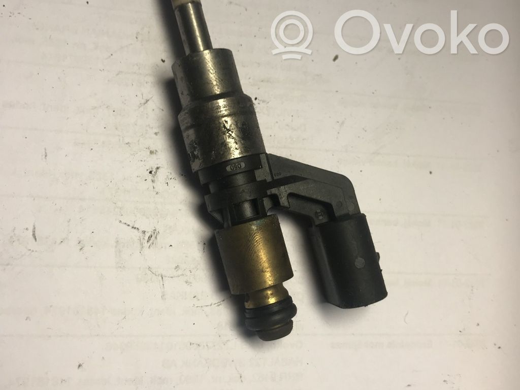 Volkswagen Golf V Wtryskiwacz paliwa 