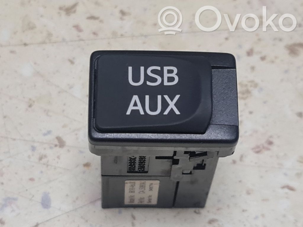 Lexus CT 200H Enchufe conector USB 