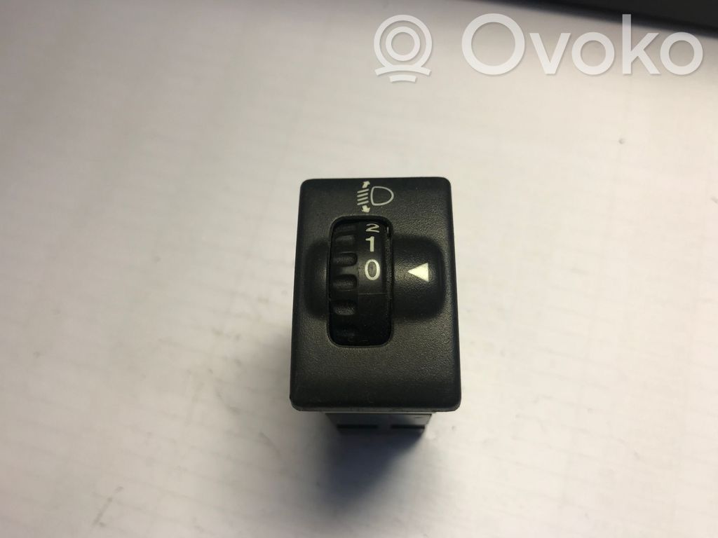 Suzuki Grand Vitara I Headlight level height control switch 