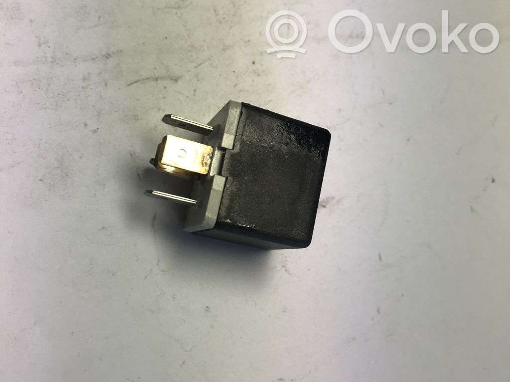 Opel Vectra B Inne przekaźniki 