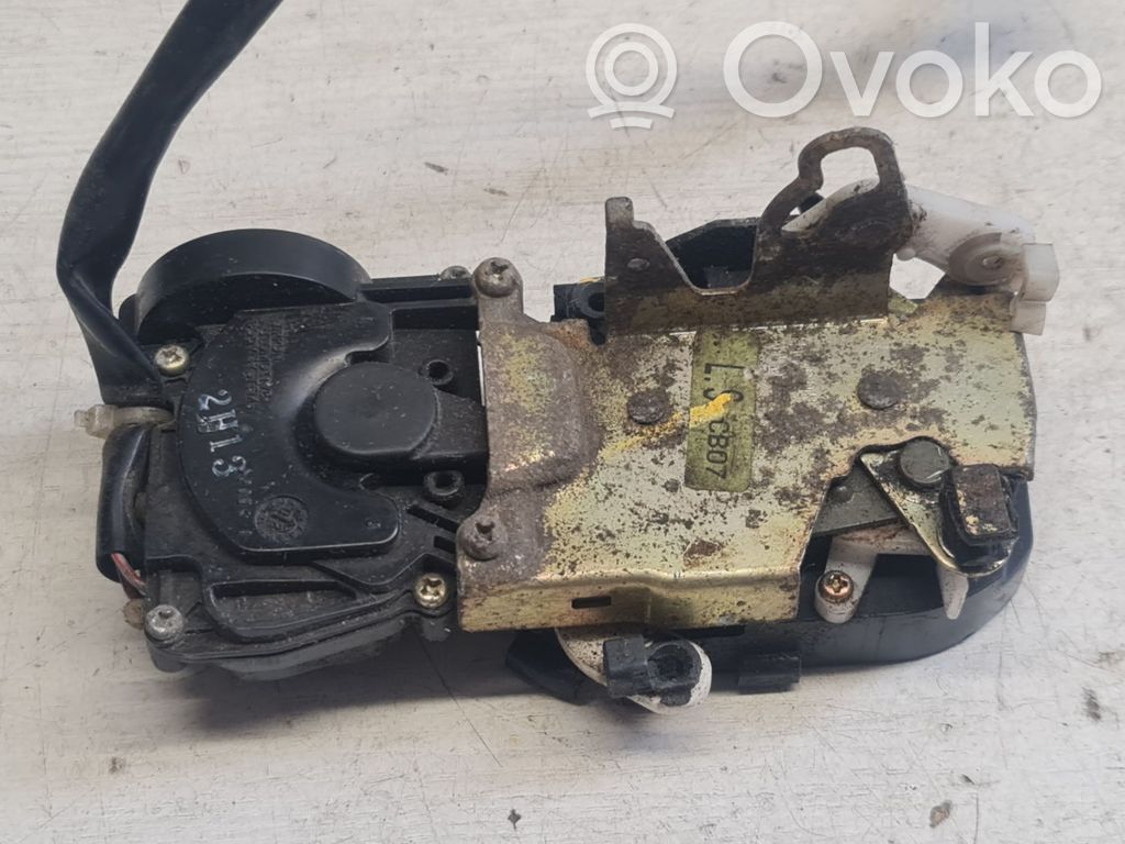 Mazda Premacy Priekšpusē slēdzene 