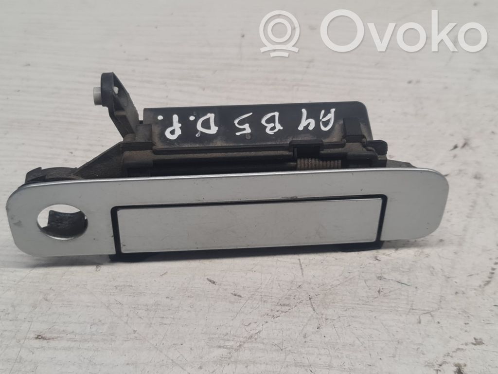 Audi A4 S4 B5 8D Klamka zewnętrzna drzwi przednich 