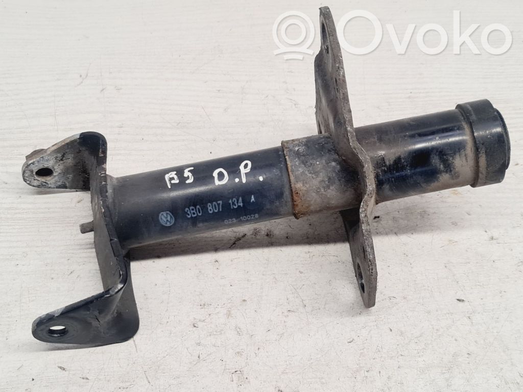 Volkswagen PASSAT B5 Front bumper shock/impact absorber 