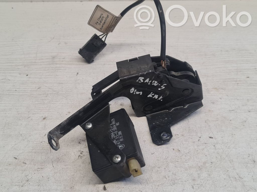 BMW 5 E39 Tailgate window lock/catch/latch 