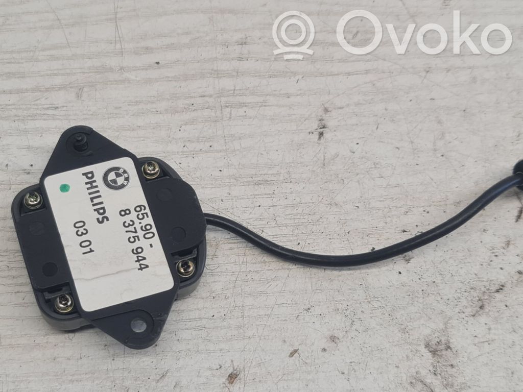 BMW 5 E39 GPS-pystyantenni 