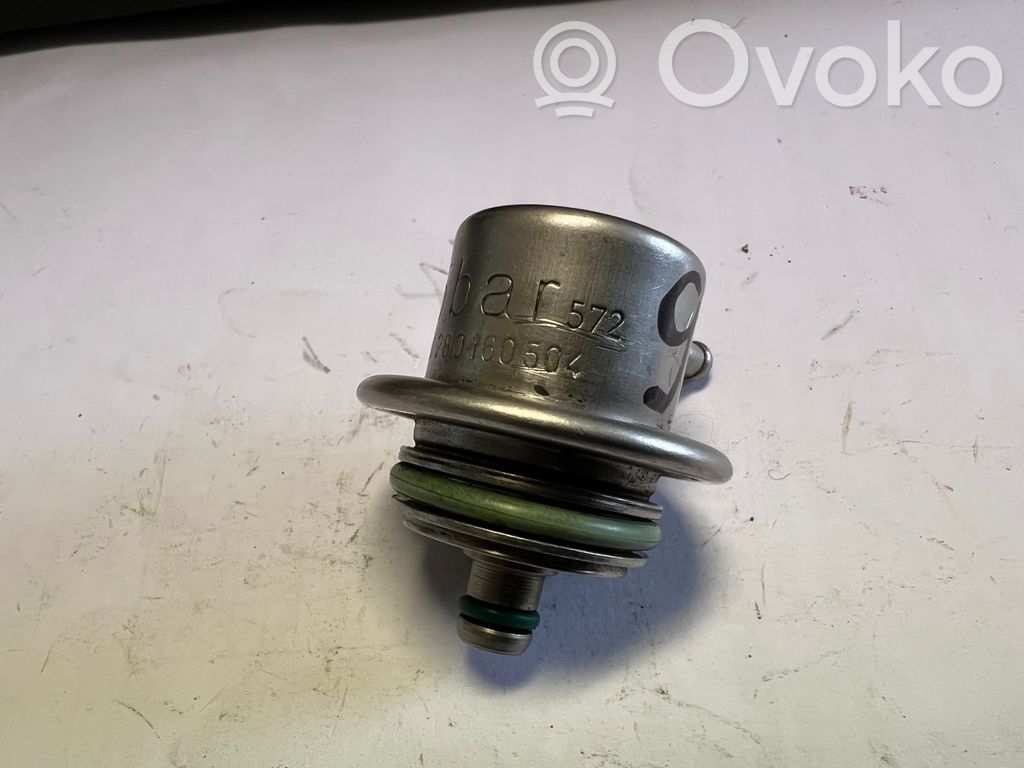 BMW 3 E36 Fuel pressure regulator 