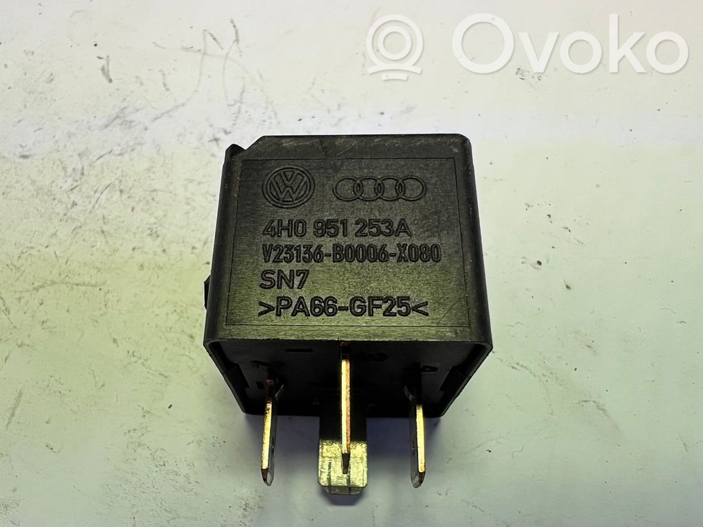 Volkswagen Touran I Other relay 