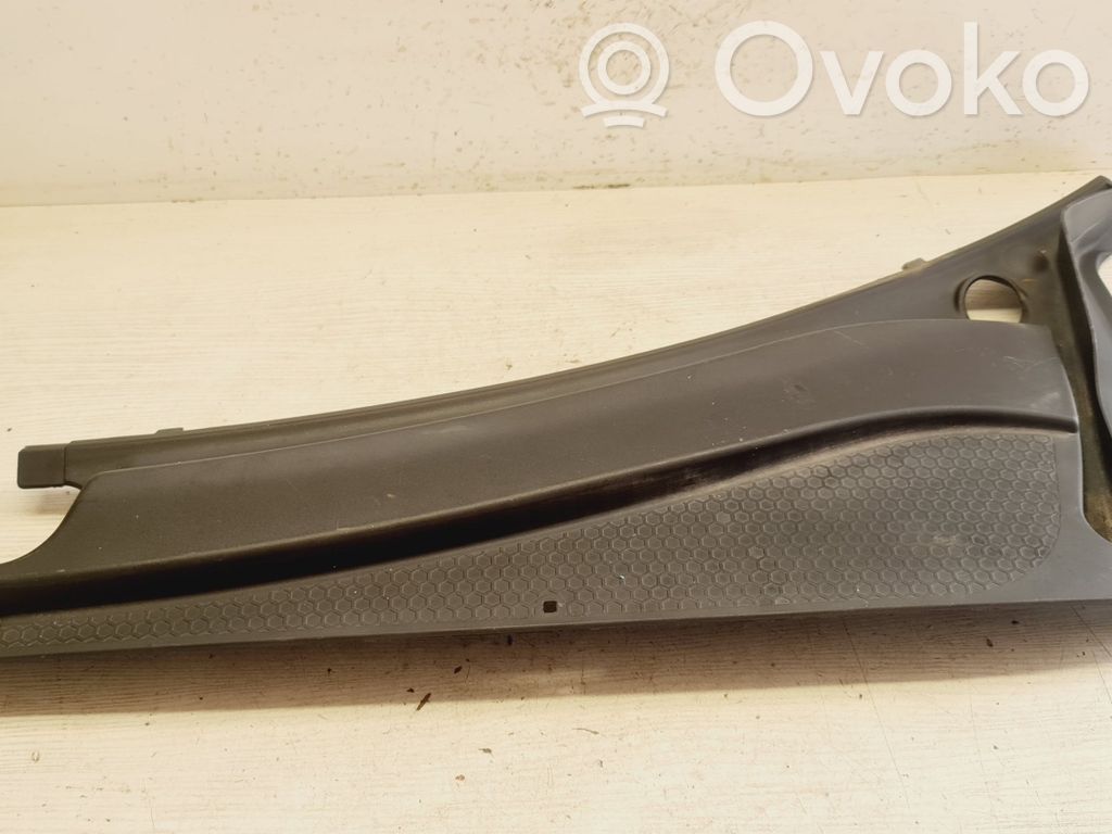 Chrysler PT Cruiser Wiper trim 