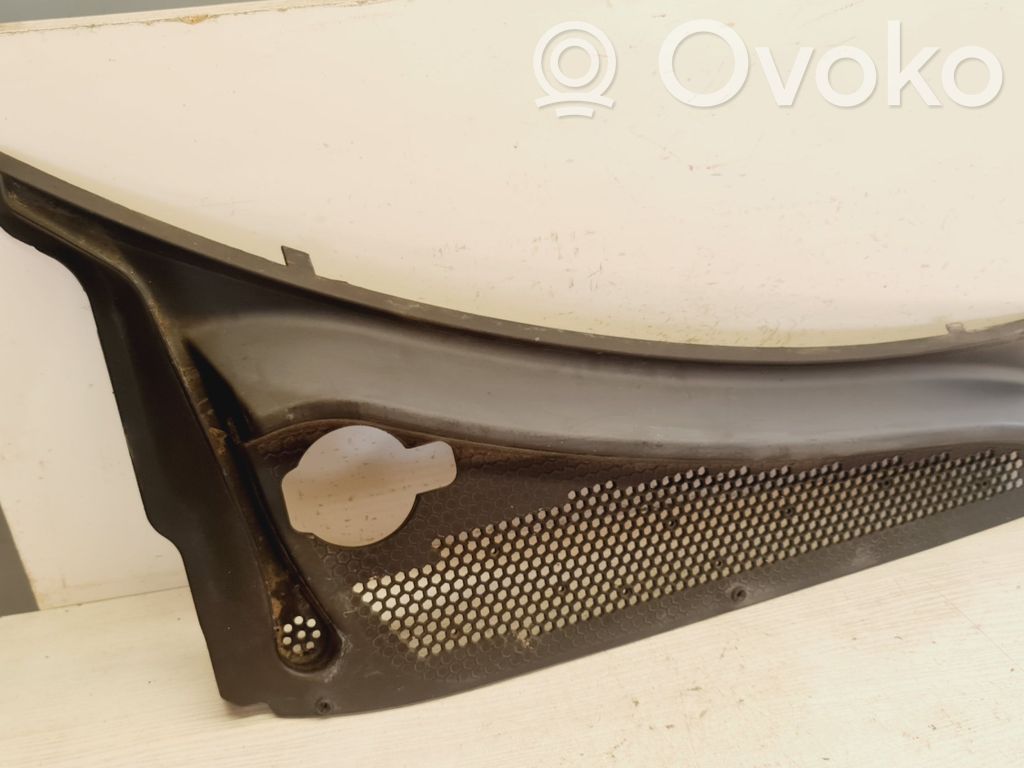 Chrysler PT Cruiser Wiper trim 