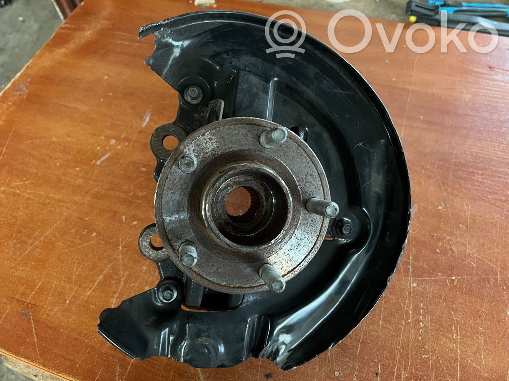 Front wheel hub spindle knuckle