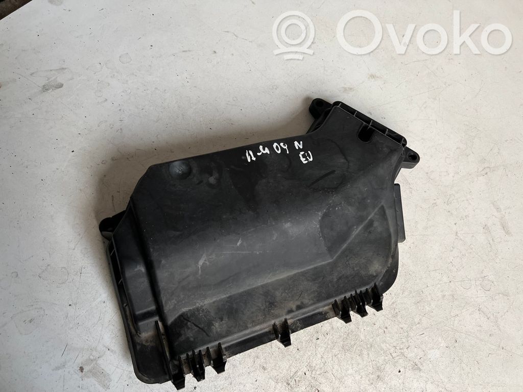 Audi A4 S4 B8 8K Tapa de caja de fusibles 