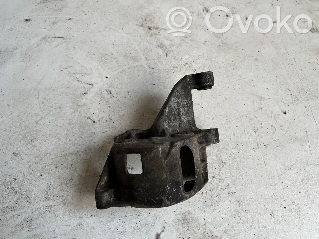 Ford Galaxy Power steering pump mounting bracket 