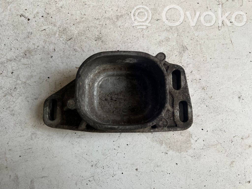 Skoda Superb B5 (3U) Engine mounting bracket 