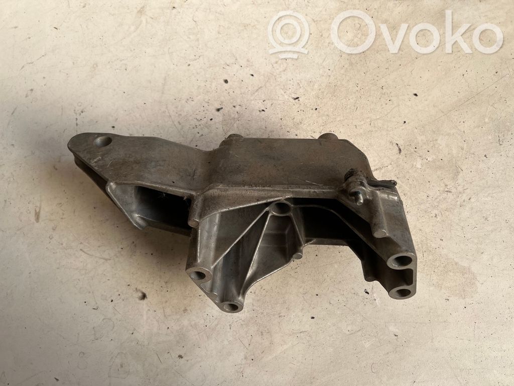 Volkswagen Golf IV Engine mounting bracket 