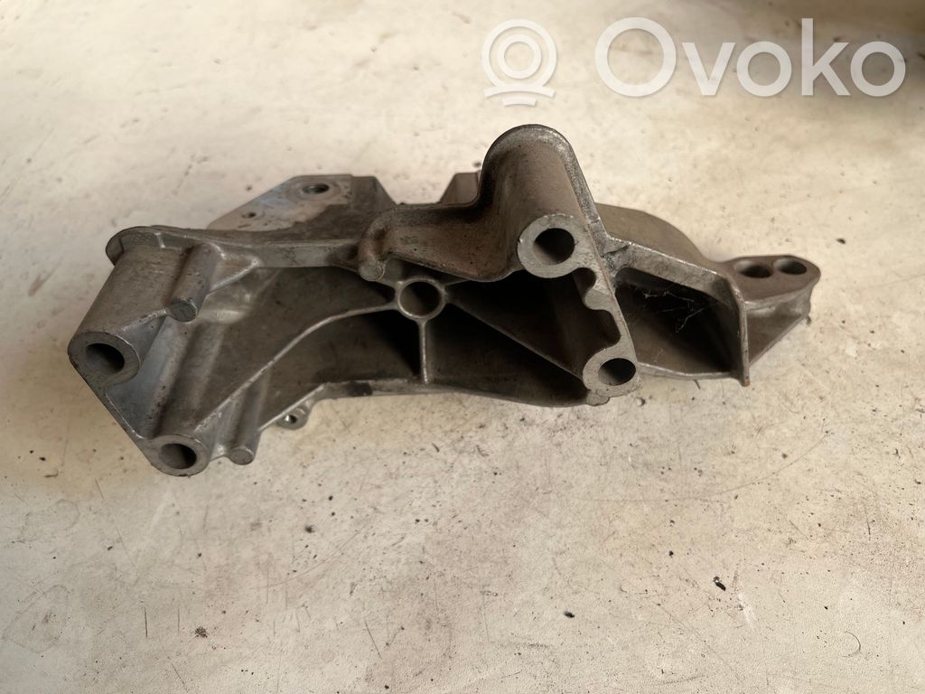 Volkswagen Golf IV Engine mounting bracket 