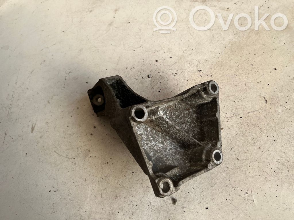 Audi A6 S6 C5 4B Engine mounting bracket 