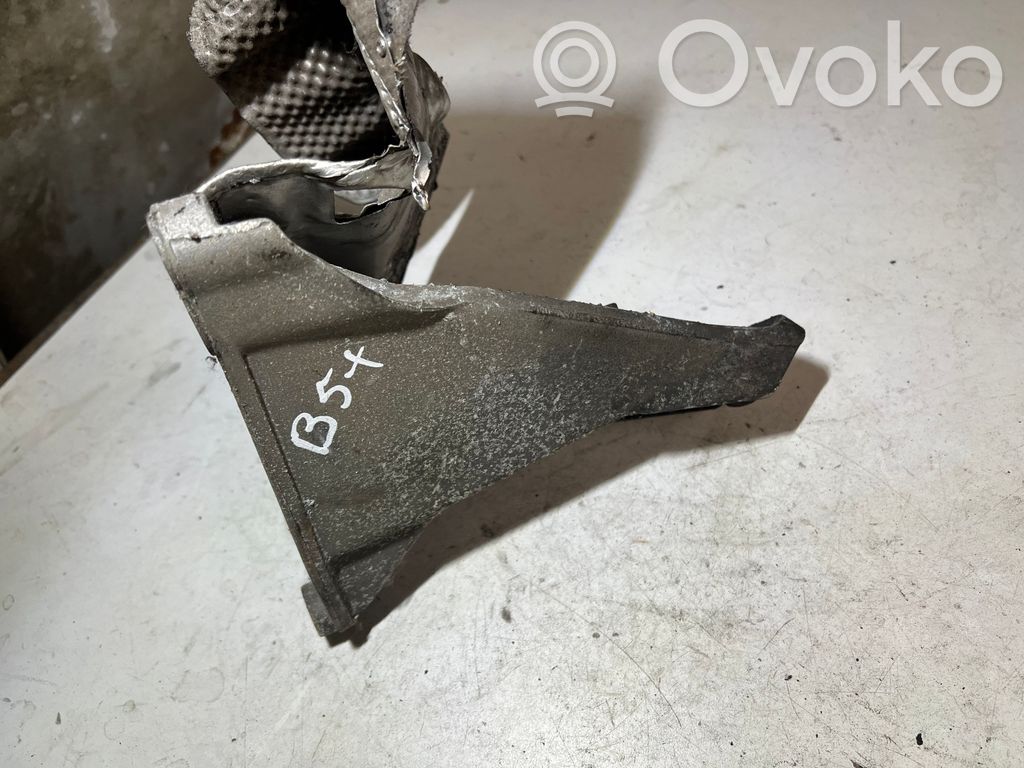 Volkswagen PASSAT B5.5 Engine mounting bracket 