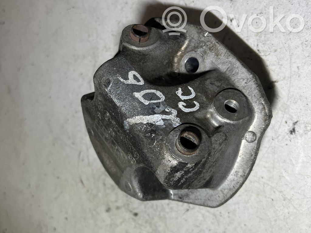 Peugeot 206 CC Engine mounting bracket 