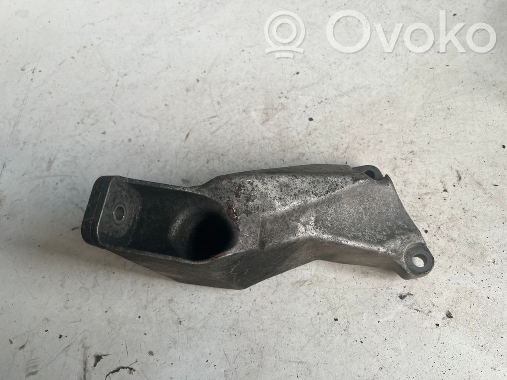 Skoda Superb B5 (3U) Engine mounting bracket 