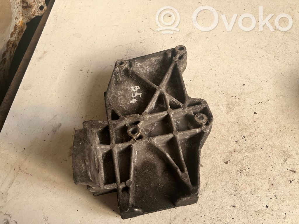 Volkswagen PASSAT B5 A/C compressor mount bracket 