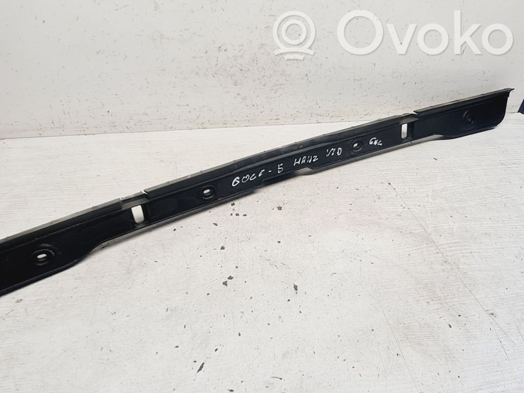 Volkswagen Golf V Soporte de montaje del parachoques trasero 