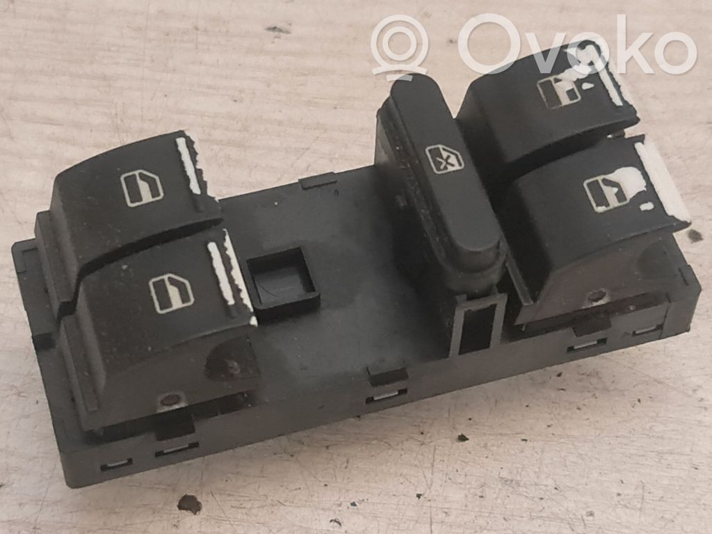 Electric window control switch   1K4959857