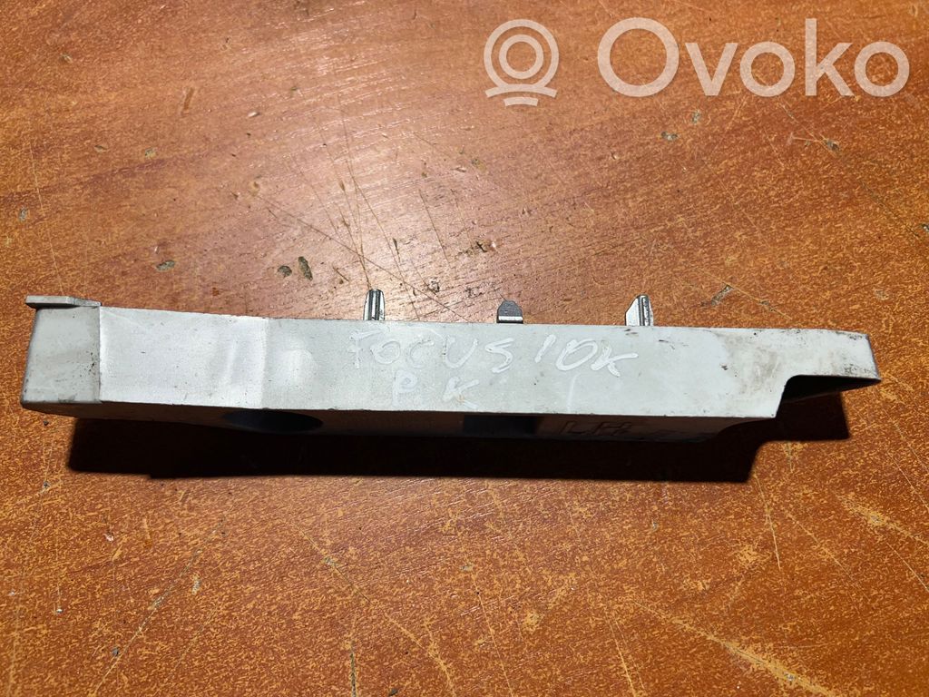Ford Focus Front bumper mounting bracket 