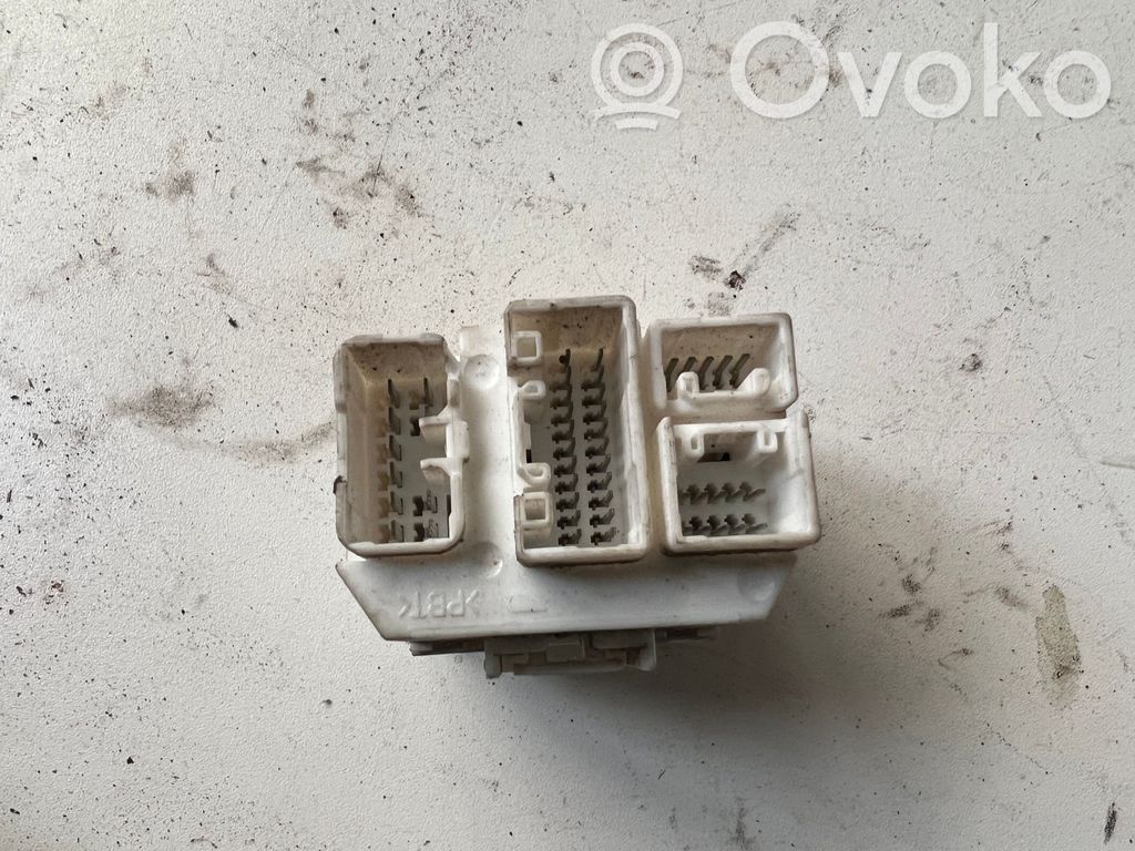 Mitsubishi Colt Citu veidu vadības bloki / moduļi 