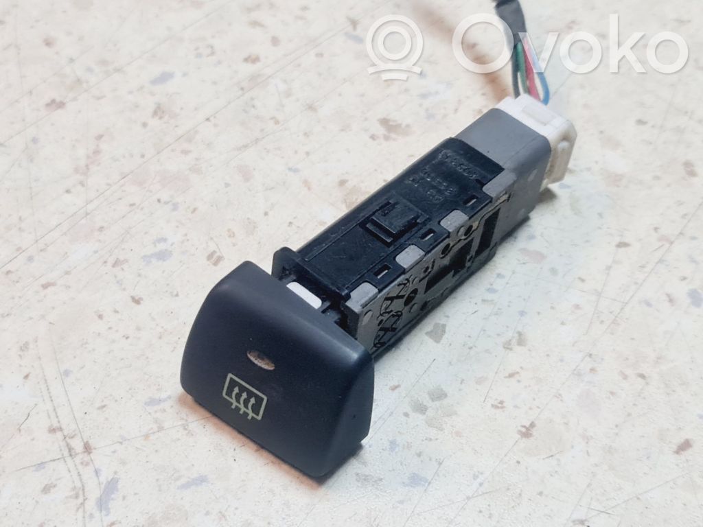 Hyundai Santa Fe Windscreen/window heater switch 
