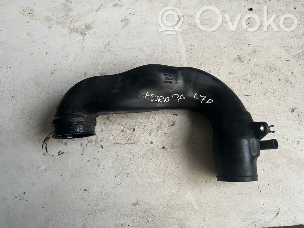 Opel Astra H Turboahtimen ilmanoton letku 
