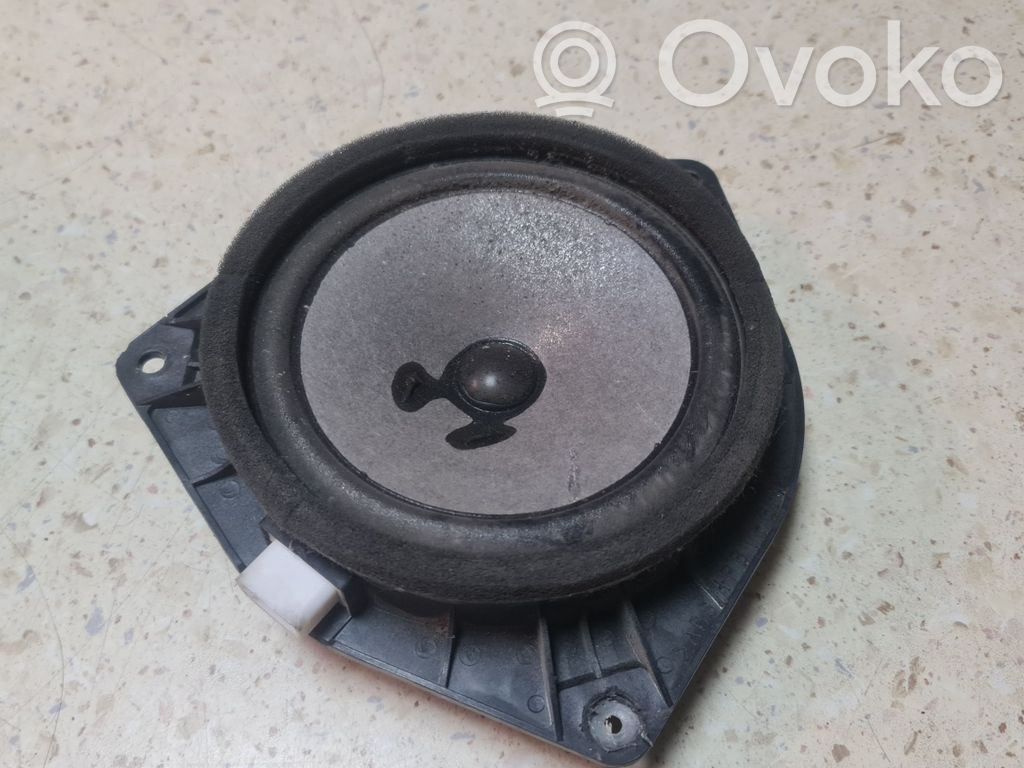 Toyota Corolla E120 E130 Altavoz de la puerta trasera 
