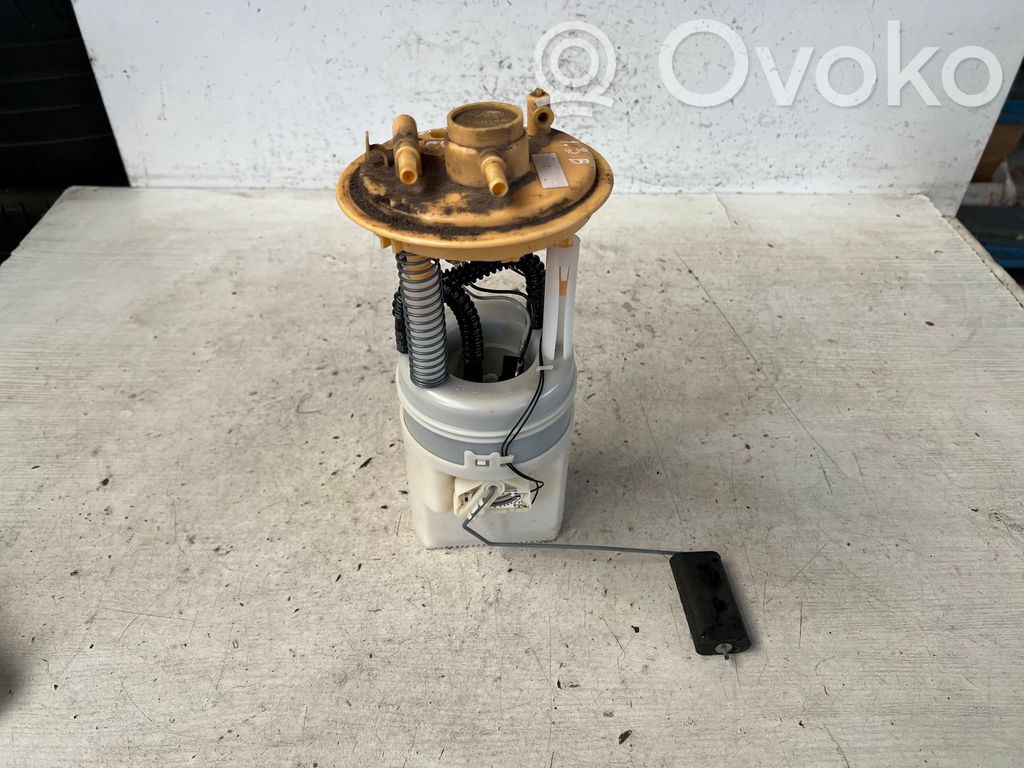 Mitsubishi Colt Polttoainesäiliön pumppu 