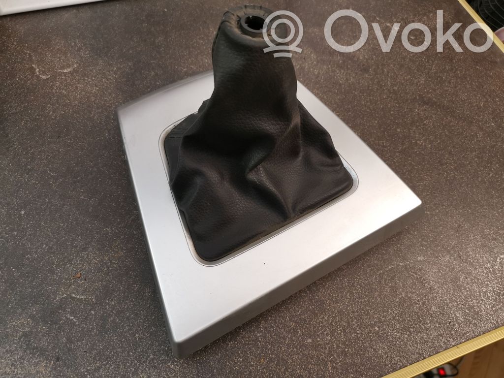 Mazda 5 Gear lever shifter trim leather/knob 