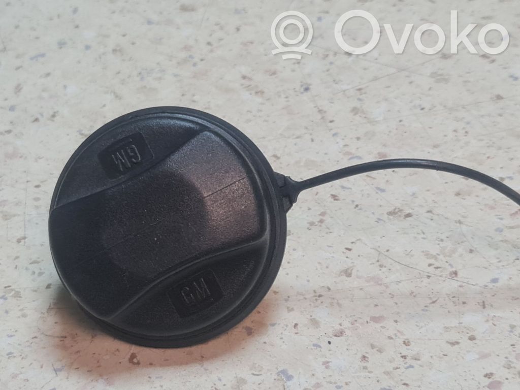 Opel Corsa D Tapa del depósito de combustible 