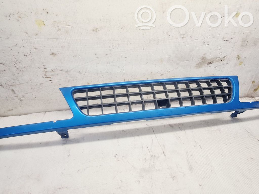Opel Frontera B Front bumper upper radiator grill 