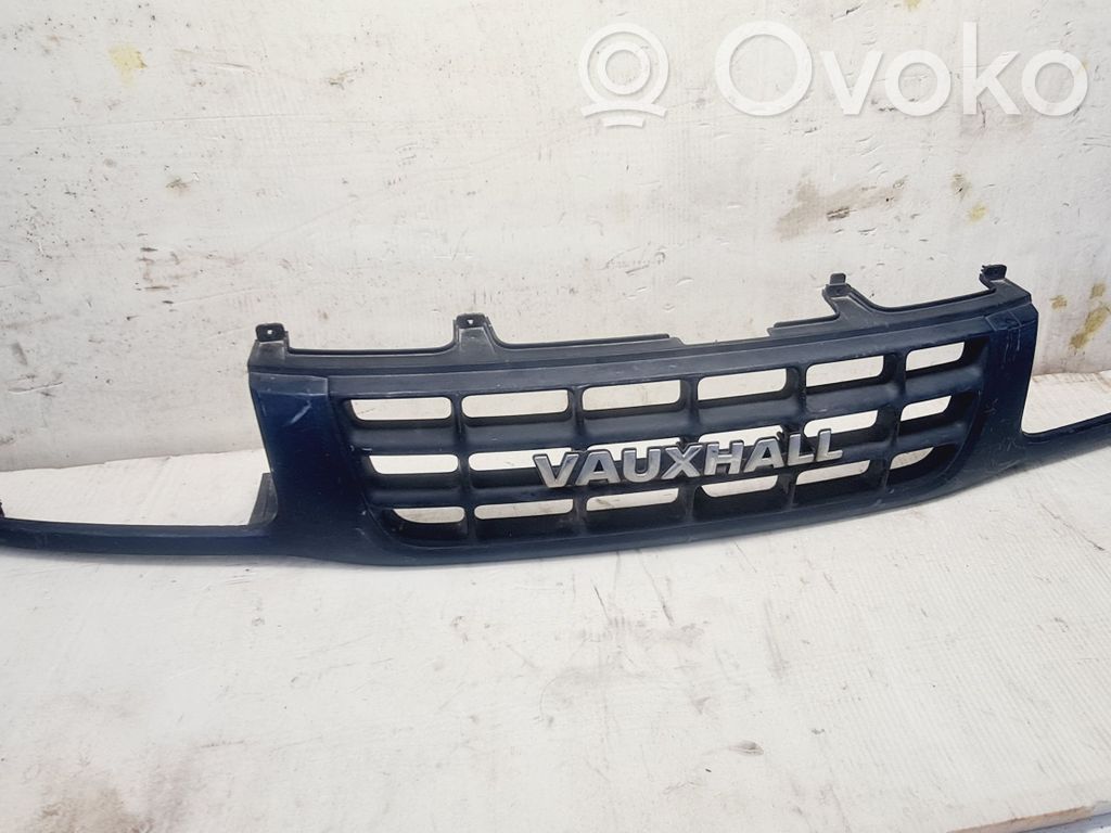 Opel Frontera B Front bumper upper radiator grill 