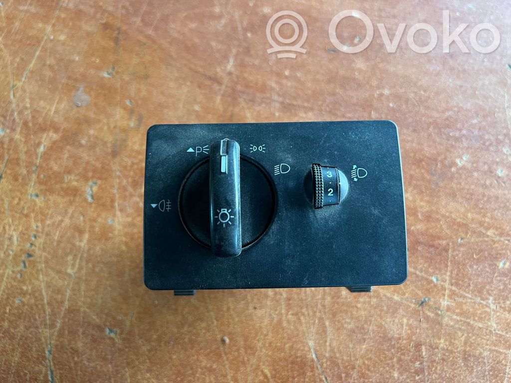 Ford Focus Light switch 