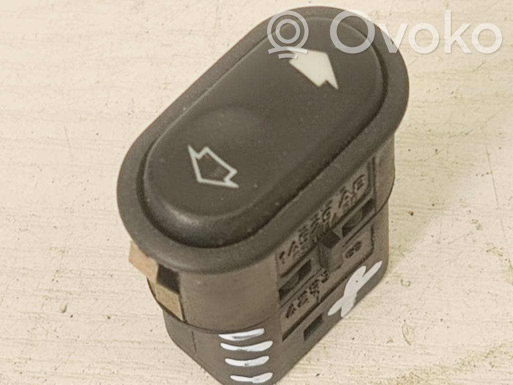 Ford Mondeo MK II Electric window control switch 