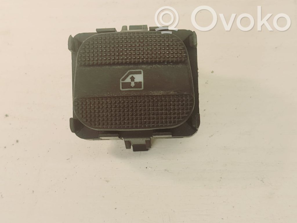 Volkswagen PASSAT B4 Electric window control switch 