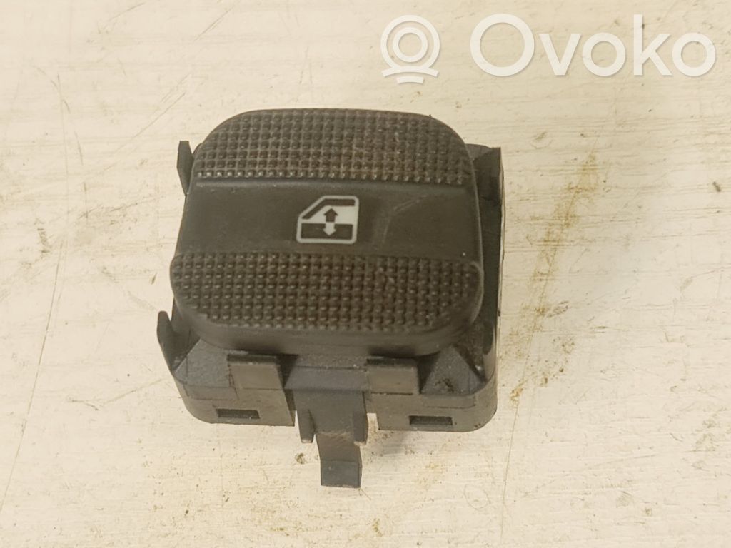 Volkswagen PASSAT B4 Electric window control switch 