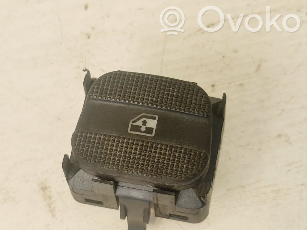 Volkswagen PASSAT B4 Electric window control switch 