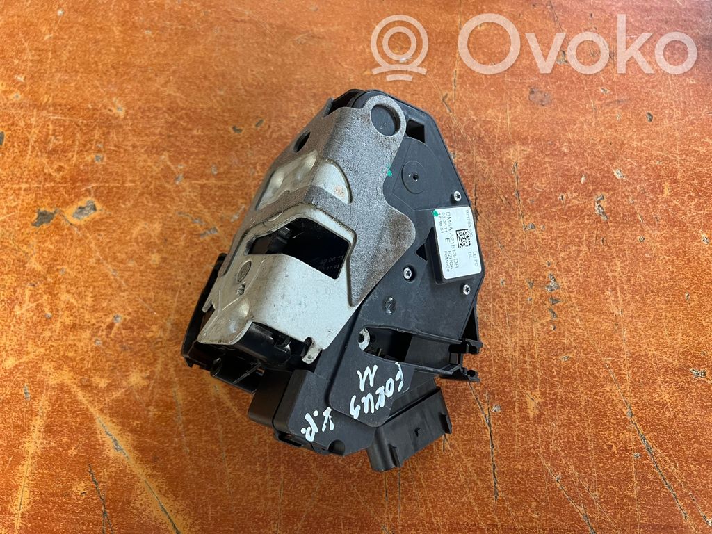 Ford Focus Priekšpusē slēdzene 