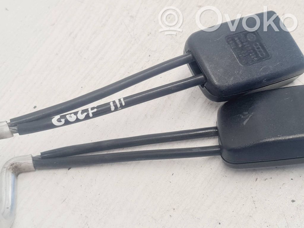 Volkswagen Golf III Hebilla del cinturón del medio (trasero) 