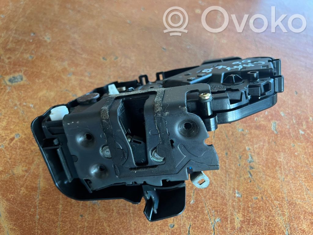Ford Focus C-MAX Aizmugurē slēdzene 
