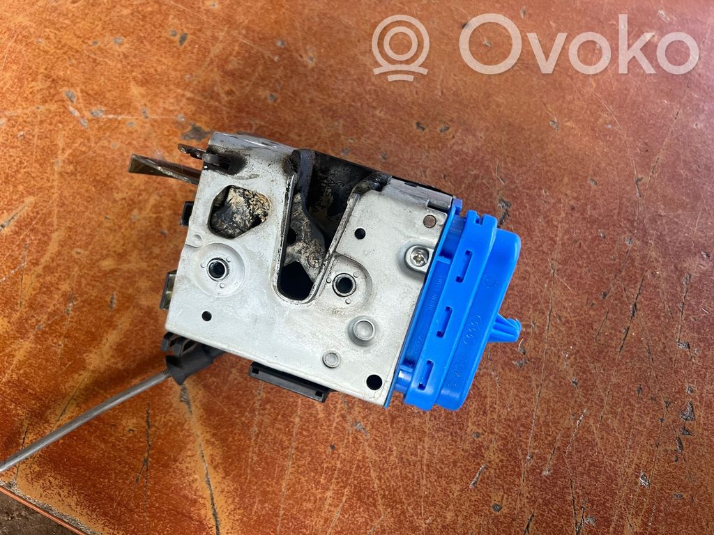 Audi A4 S4 B5 8D Rear door lock 