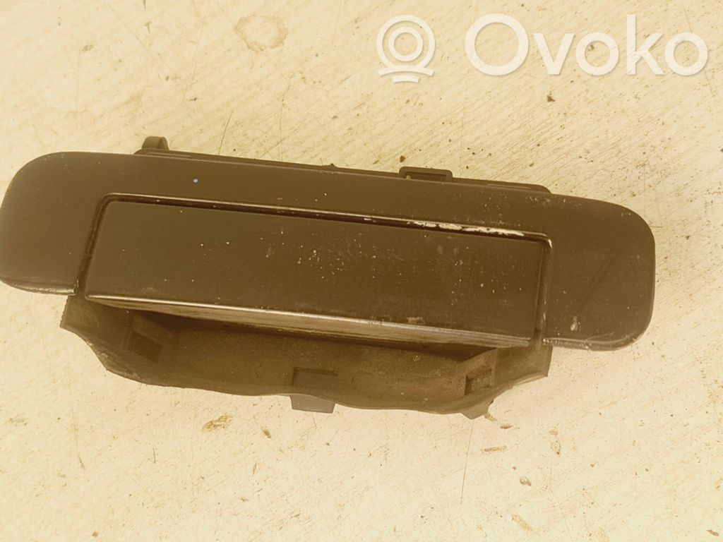 Audi A4 S4 B5 8D Klamka zewnętrzna drzwi tylnych 