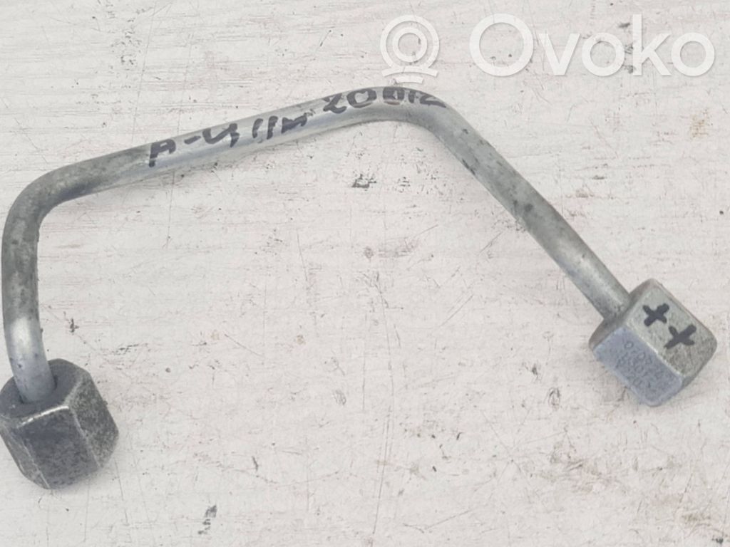Audi A4 S4 B8 8K Degvielas iesmidzināšanas caurule (-es) 