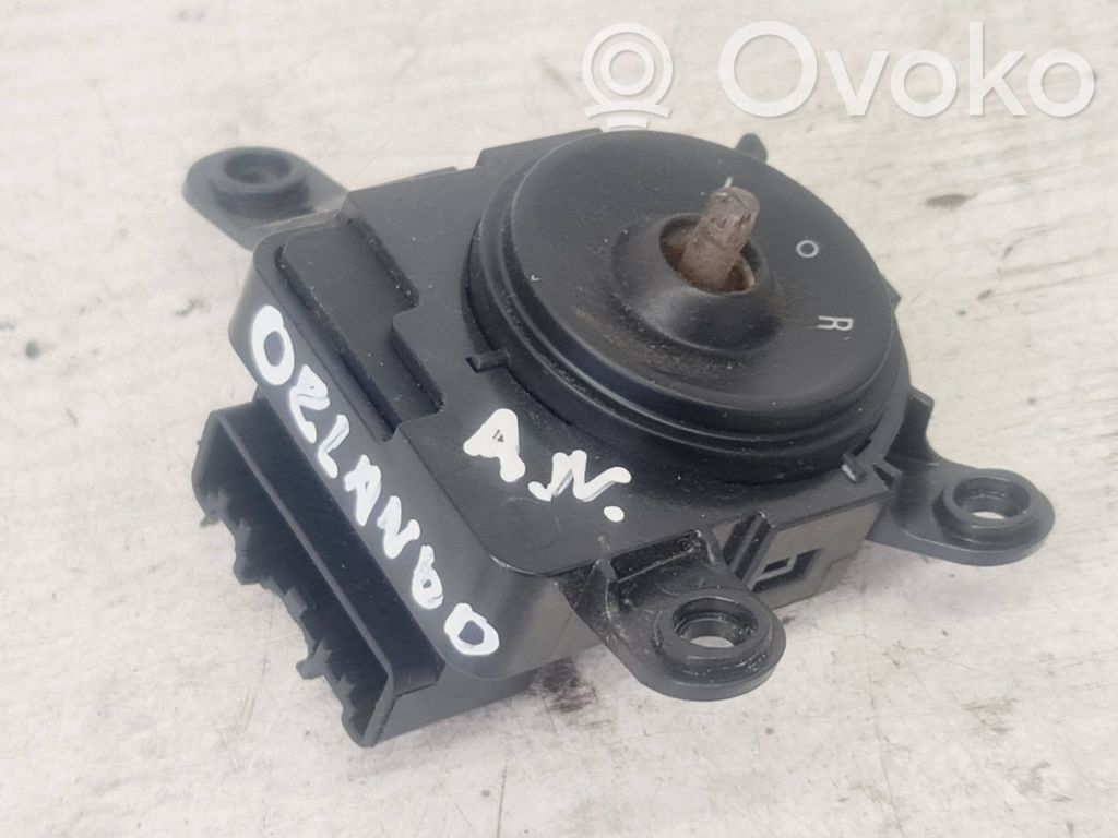 Chevrolet Orlando Sānu spoguļu slēdzis 
